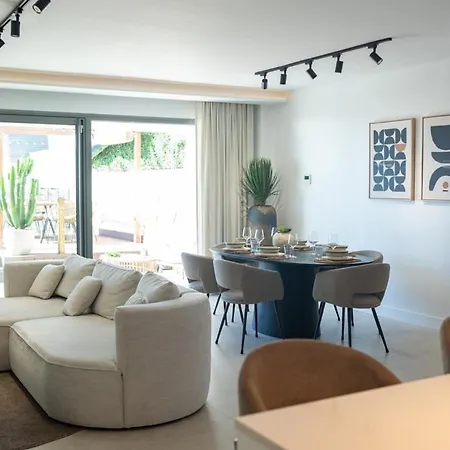 Beautiful Modern Town House - Eden * El Faro