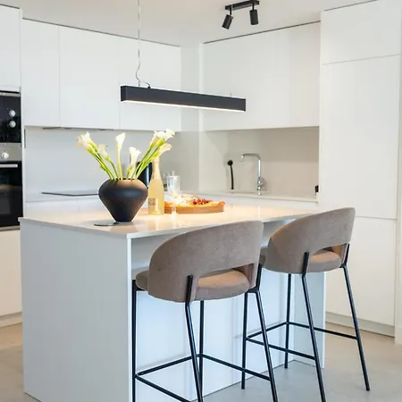 Beautiful Modern Town House - Eden * El Faro
