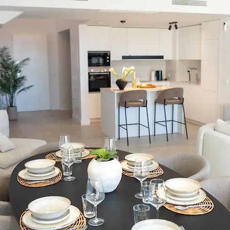 Beautiful Modern Town House - Eden